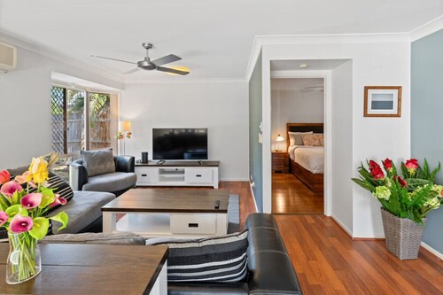 Cozy 3BR Family-Friendly House @Eight Mile Plains