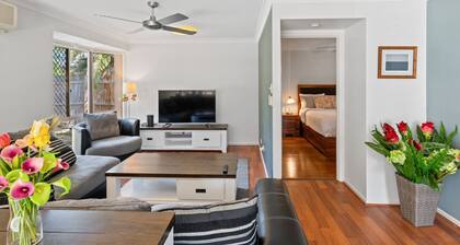Cozy 3BR Family-Friendly House @Eight Mile Plains