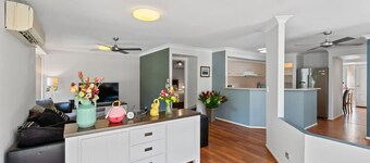 Cozy 3BR Family-Friendly House @Eight Mile Plains