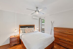 1 bedroom, desk, iron/ironing board, free WiFi