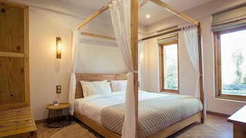 Premium Studio Suite | 1 bedroom, premium bedding, down comforters, minibar (free items)