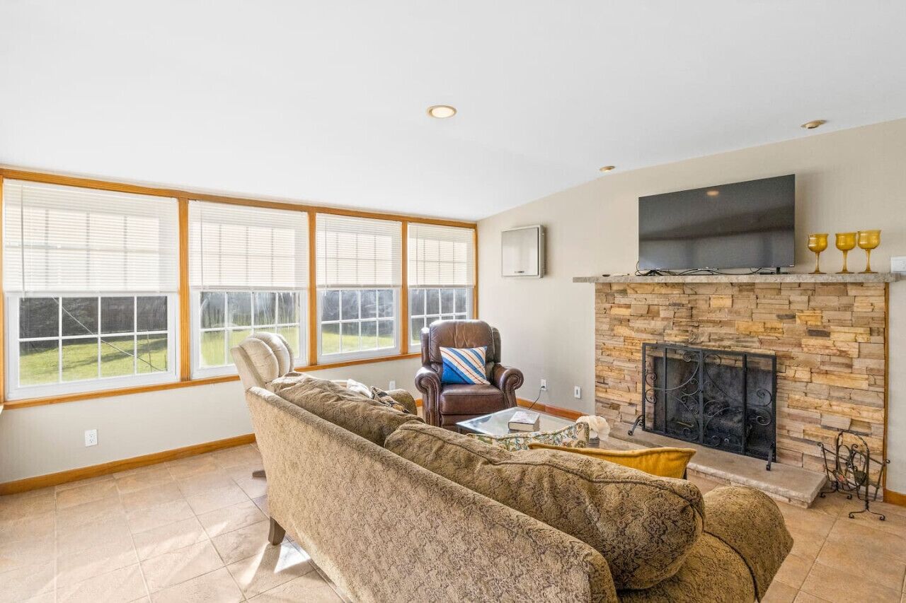 Fernseher, Kamin, Arbeitsbereiche