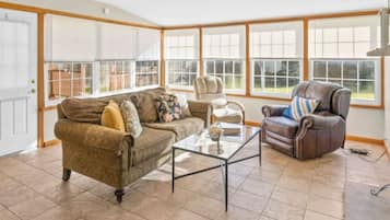 Fernseher, Kamin, Arbeitsbereiche