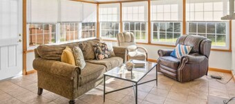 Suburban Family Friendly 4 BR!