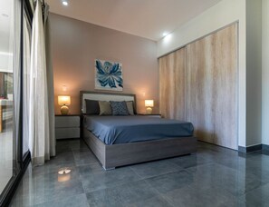 4 عدّة غرف نوم وواي فاي وملاءات أسرّة