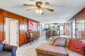 Living area - Arkansas Cabin w/ Deck < 1 Mi to Norfork Lake (Henderson)