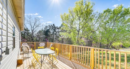 Arkansas Cabin w/ Deck < 1 Mi to Norfork Lake