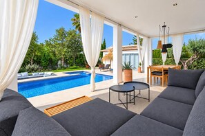 Coin repas extérieur