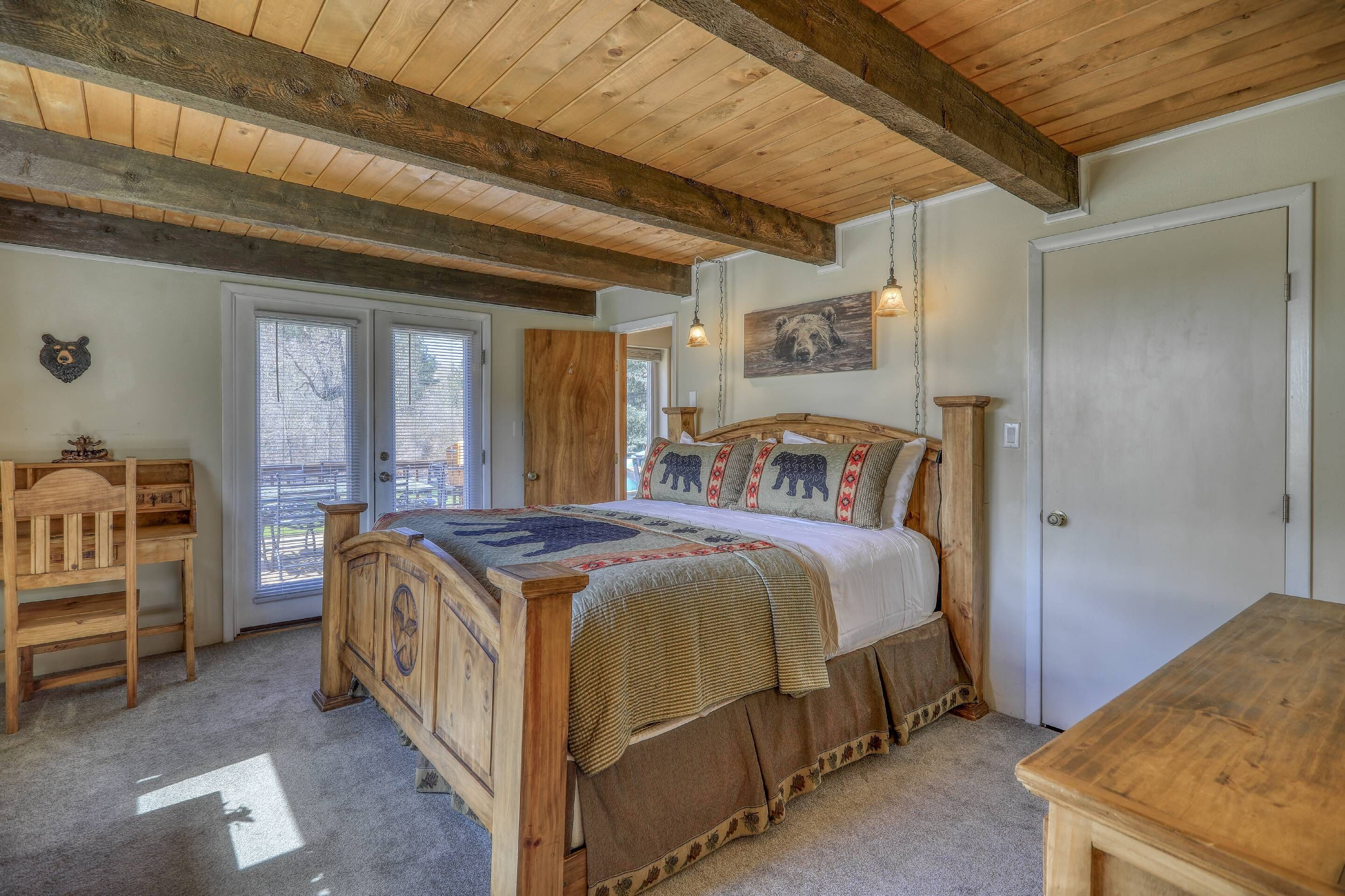 4 chambres, fer et planche à repasser, Wi-Fi gratuit, draps fournis