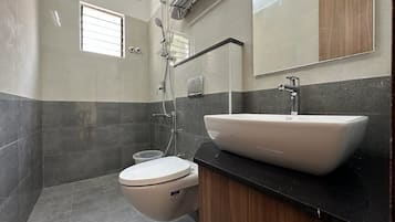 Deluxe Room | 1 bedroom, Egyptian cotton sheets, premium bedding, desk