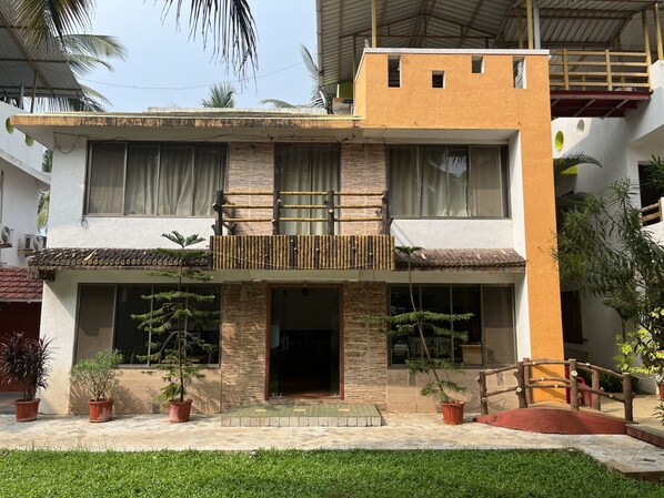 Front of property - Ruturaj Inn (Alibag)
