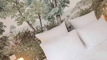 Comfort tweepersoonskamer, 1 queensize bed | Luxe beddengoed, donzen dekbedden, pillowtop-bedden
