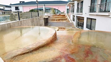 Innenpool, Außenpool