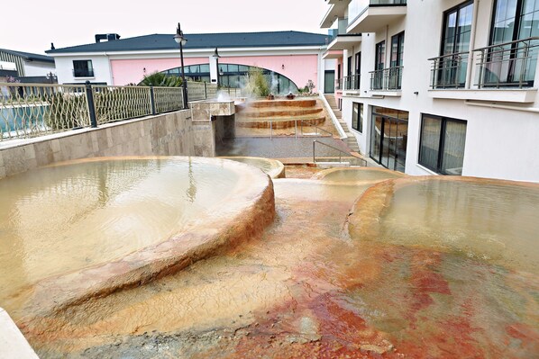 Piscine couverte, piscine extérieure