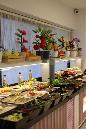 Tägliches inbegriffenes Frühstücksbuffet