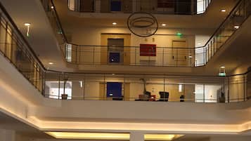 Piscina coperta, piscina all'aperto