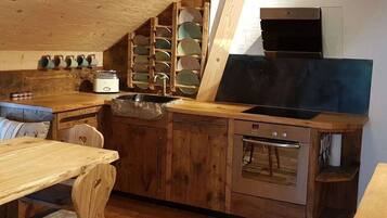 Kühlschrank, Ofen, Herdplatte, Geschirrspüler