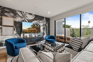 TV - Cody's Place - Fantastic Gated Community New Build (Palm Springs)