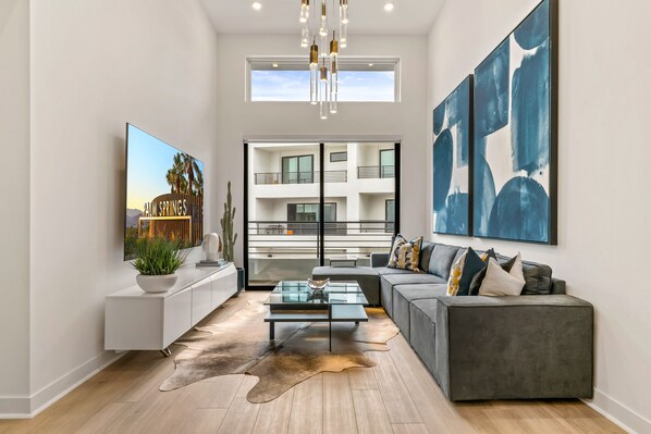 TV - Cody's Place - Fantastic Gated Community New Build (Palm Springs)