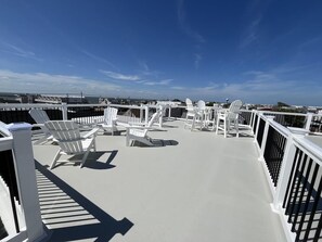 Terrace/patio - OCEAN SIDE SPRAY BEACH 5 BEDROOM TOWNHOME! WITH A POOL! (Spray Beach)