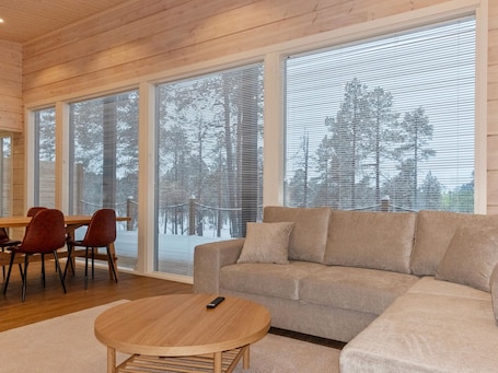 TV. Villa paadari by Interhome