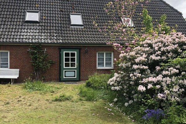 Exterior - Holiday apartment Hinrichsen 2 (Midlum)