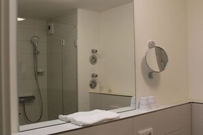 Chuveiro, secador de cabelo
