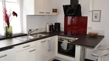 Kühlschrank, Herdplatte, Geschirrspüler