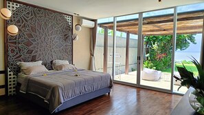 2 chambres, coffres-forts dans les chambres, fer et planche à repasser