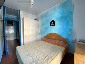 3 bedrooms, iron/ironing board, travel crib, free WiFi