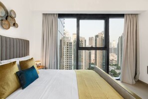 2 bedrooms, desk, iron/ironing board, WiFi