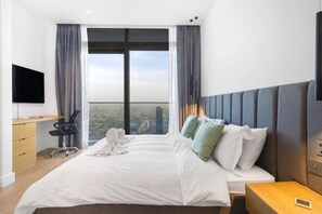 3 habitaciones, escritorio, tabla de planchar con plancha y wifi 