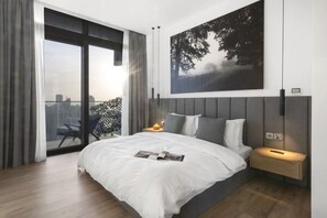 3 habitaciones, escritorio, tabla de planchar con plancha y wifi 