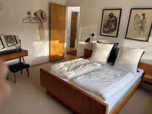 3 chambres, fer et planche à repasser, Wi-Fi gratuit