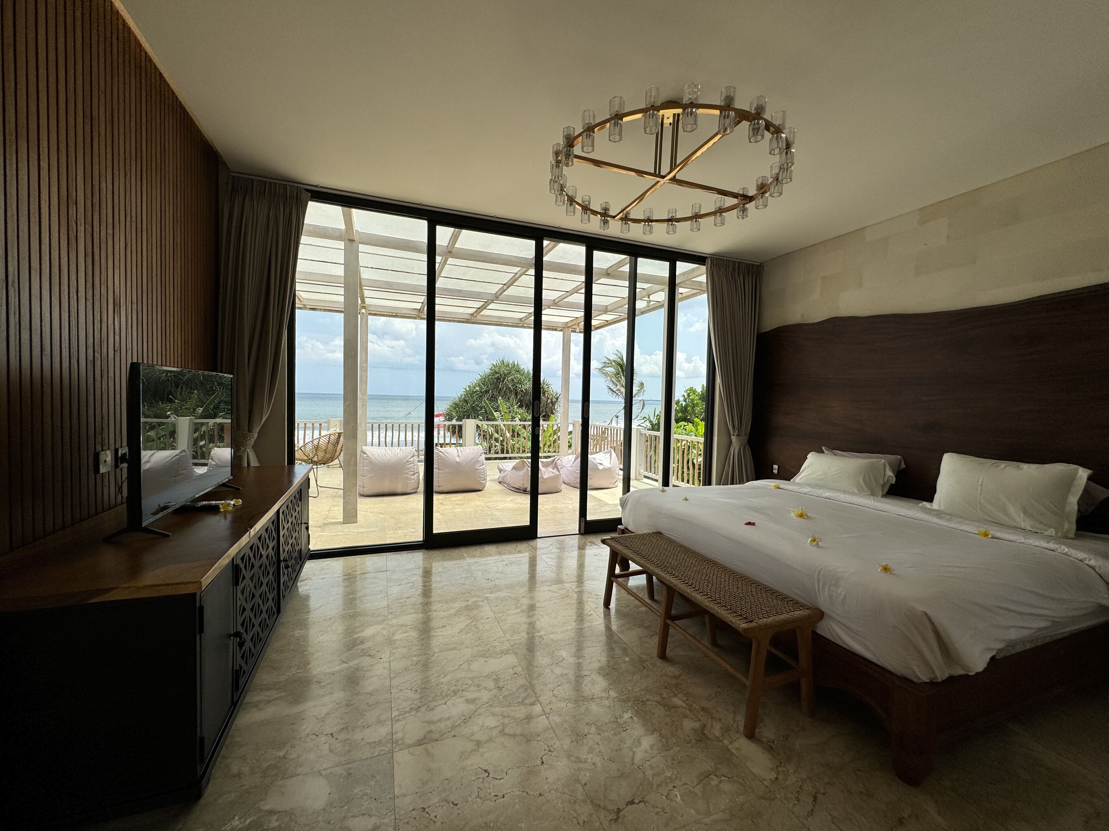 2 bedrooms, in-room safe, free WiFi, bed sheets