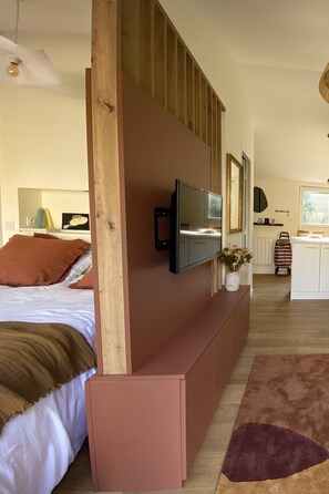 1 غرفة نوم ومكواة/لوح كي وسرير سفر وواي فاي