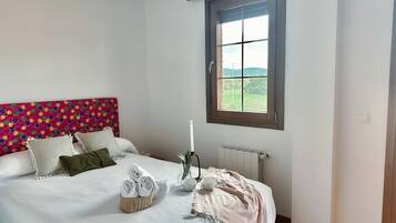 3 dormitorios, tabla de planchar con plancha, wifi gratis y ropa de cama