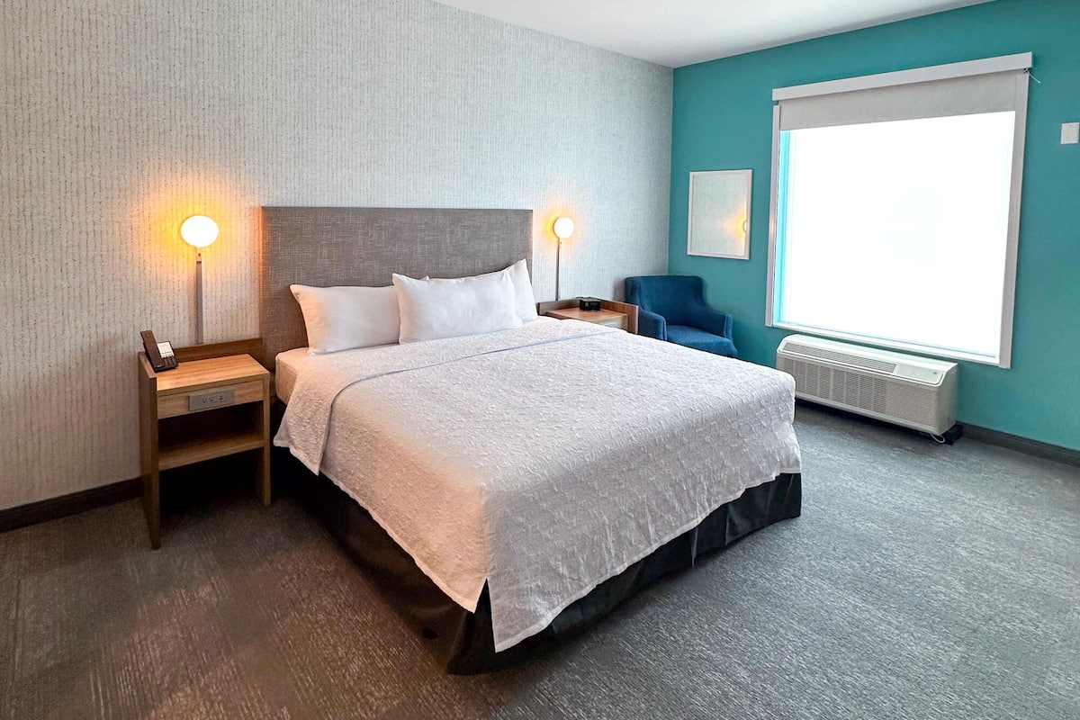 Ruang kerja komputer riba, Wi-fi percuma, cadar katil