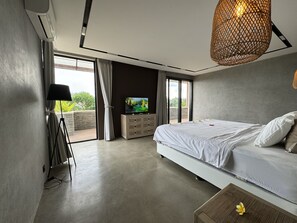 2 bedrooms, in-room safe, free WiFi, bed sheets - Ocean view 2-bedrooms Yudistira villa 50m from the beach (Bali)