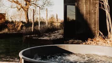 Een sauna, een bubbelbad