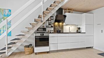 Fridge, stovetop, coffee/tea maker