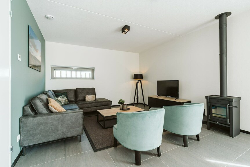 Dieses Luxus-ferienhaus Für 10 Personen Bietet Ein Ganz Besonderes Indoor-outdoor-feeling. - Ouddorp