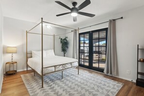 4 soverom, strykejern/-brett, reiseseng for barn og wi-fi (inkludert)