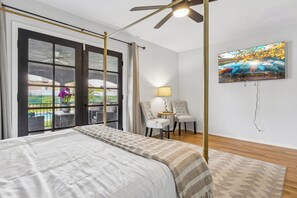 4 bedrooms, iron/ironing board, travel cot, free WiFi - Escape to your own private paradise in the heart of Arizona (Mesa)