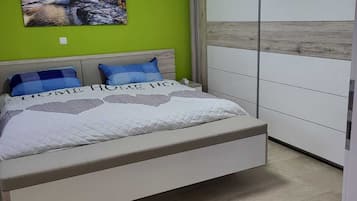 1 bedroom, free WiFi, bed sheets