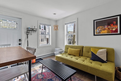 Queens Suite 1BR Free Parking