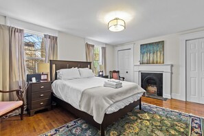 2 chambres, bureau, fer et planche à repasser, accès au Wi-Fi (inclus)