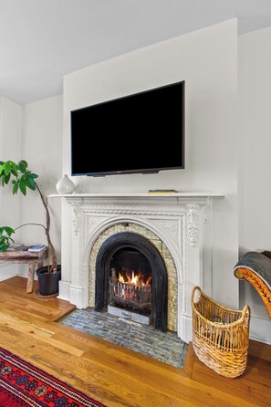 Interior - House Patrick  4Bd Loft Style Parking (St. John's)
