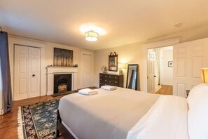 2 bedrooms, desk, iron/ironing board, free WiFi - House Patrick  4Bd Loft Style Parking (St. John's)