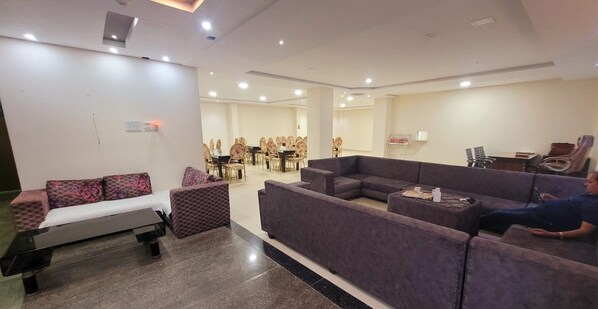 Living area - Hotel The Orchid (Agra)